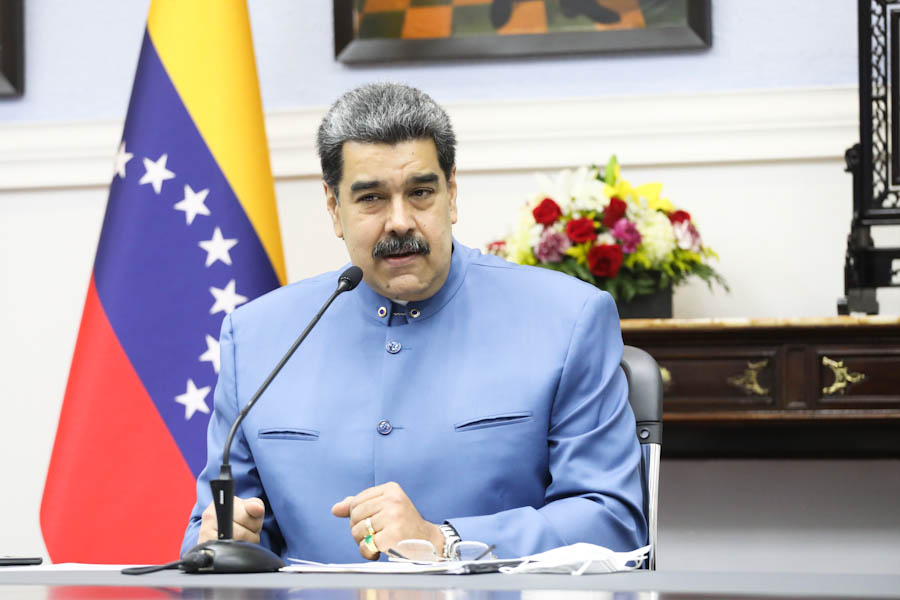 PartidoPSUV's tweet photo. Venezuela ha enfrentado a los imperios colonialistas y los ha derrotado con dignidad https://t.co/Ho1WgprztK 

#UnidadLuchaYVictoria https://t.co/zNrYMCnmZx