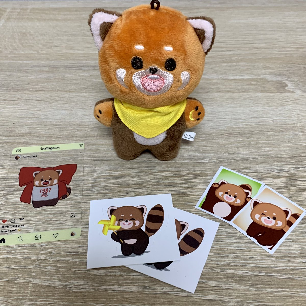 izzzi__'s tweet photo. 너��.. 너무 귀여워서 깨물어버리고 싶은데 인형이니까 참아야겠죠..? 특전도 넘 귀여워요... 와방 귀여운 랫서탤 만들어주신 총대님 (@lesser_taeil) 감사합니다! https://t.co/loHb94SWkN