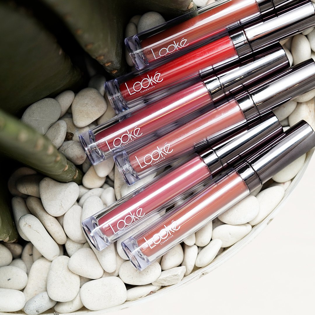 lookecosmetics's tweet photo. 💋 Flash Giveaway Holy Lip Crème💋 

Goddess #TeamOmbre atau #TeamFullLips ? Yuk ikutan dan menangkan 3 lipcream untuk 3 orang!😘
 
Rules👇🏻

1. Follow @lookecosmetics 
2. Like &amp; RT tweet ini
3. Reply dengan pilihan kamu

Good luck!🖤 https://t.co/O9Qjp99J3J