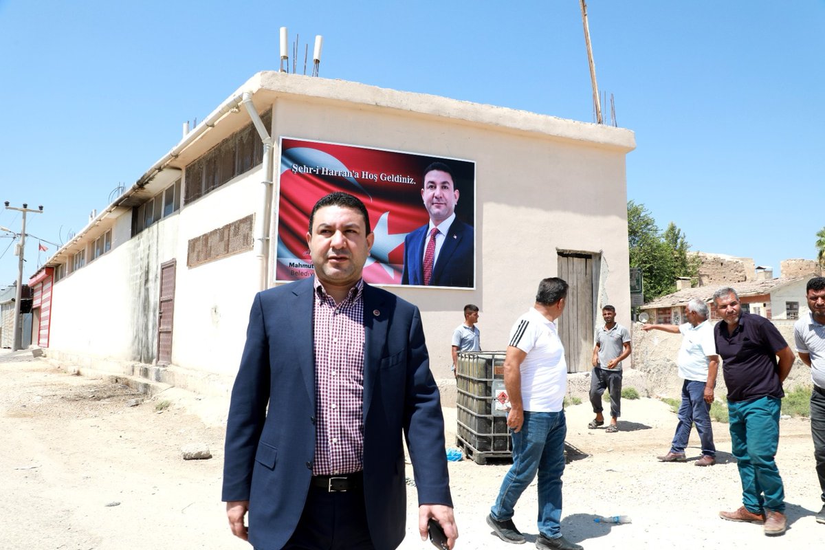 mahmutozyavuz's tweet photo. Vatandaşlarımıza daha iyi hizmet etmek için var gücümüzle çalışmalarımızı sürdürüyoruz.

Belediye #AraçParkımızda incelemelerde bulunarak araçlar, ekipmanlar ve iş makinelerimiz hakkında yetkili arkadaşlarımızdan bilgi aldık.

#HerşeyHarranVeHarranHalkıİçin
#HarranEhlineEmanet https://t.co/lvUjNeyYox