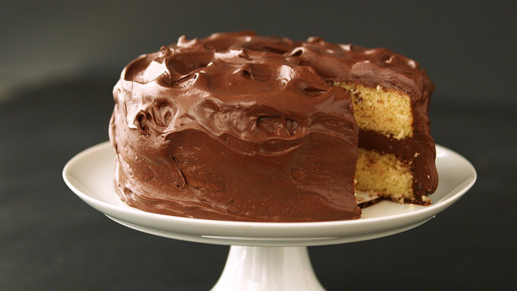 A classic yellow cake is easy to make from scratch with this #recipe. #baking cpix.me/a/127780949