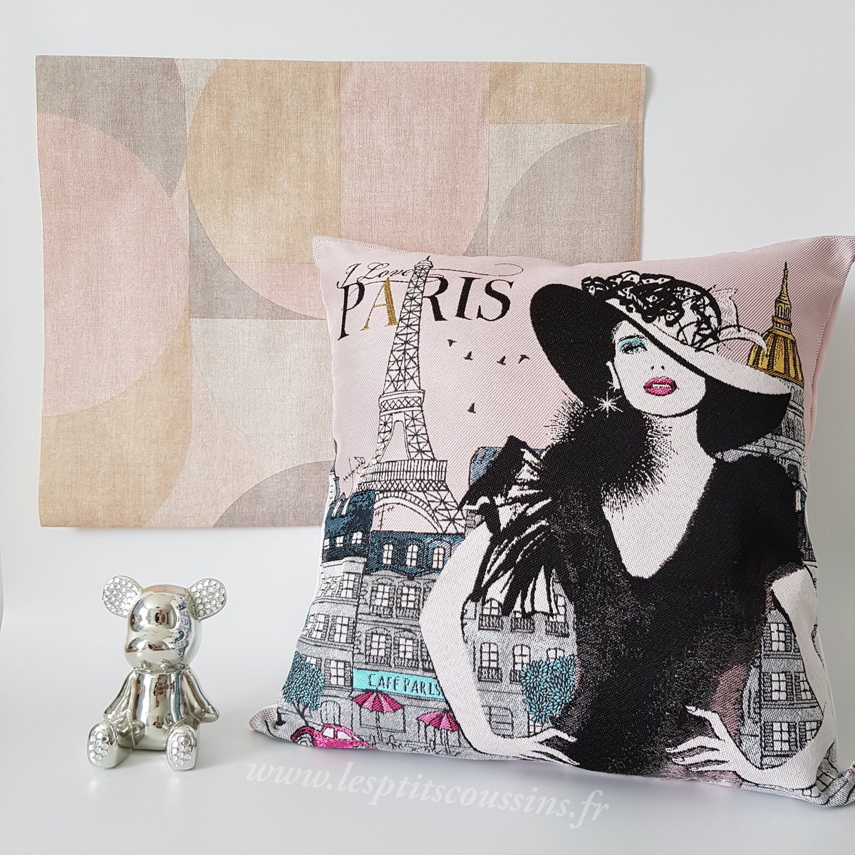 Paris dans votre déco #Paris #madeinFrance #decoration #lesptitscoussins : lesptitscoussins.fr/categorie-prod…