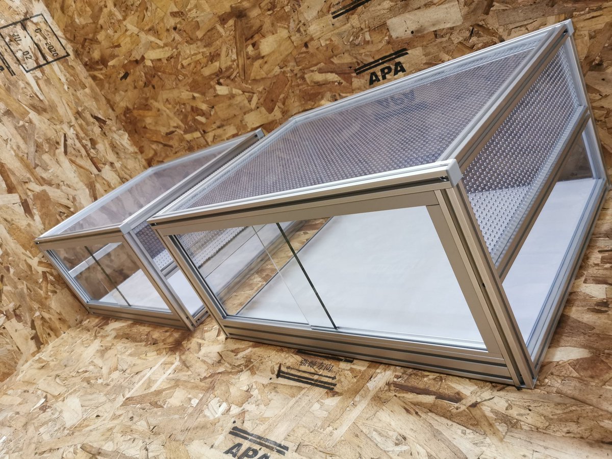 tkr0409's tweet image. 試作品作ったはいいが飼える生き物がいねぇ！プレゼント企画！
バスキングを必要としない生き物用として作ったケージを2名の方にプレゼントします！
W600×D450×H280
応募方法
・フォローをして頂く！
・このツイートのリツイート！
応募締め切りは8月24日(火)23:59！
当選者発表は8月25日(水)！