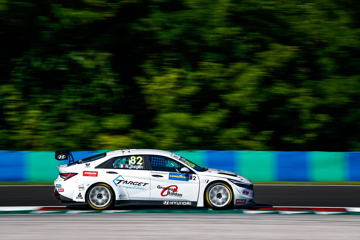 For those interested, this weekend sees <a href="/NicolaBaldan/">Nicola Baldan</a> make his debut in @FIA_WTCR for <a href="/TeamTarget/">Target Competition</a> in a brand new Hyundai Elantra N.

And you can't miss this Hyundai compared to the others...

📸 WTCR/DPPI Images

#WTCR #TCRSeries #TCRGuru