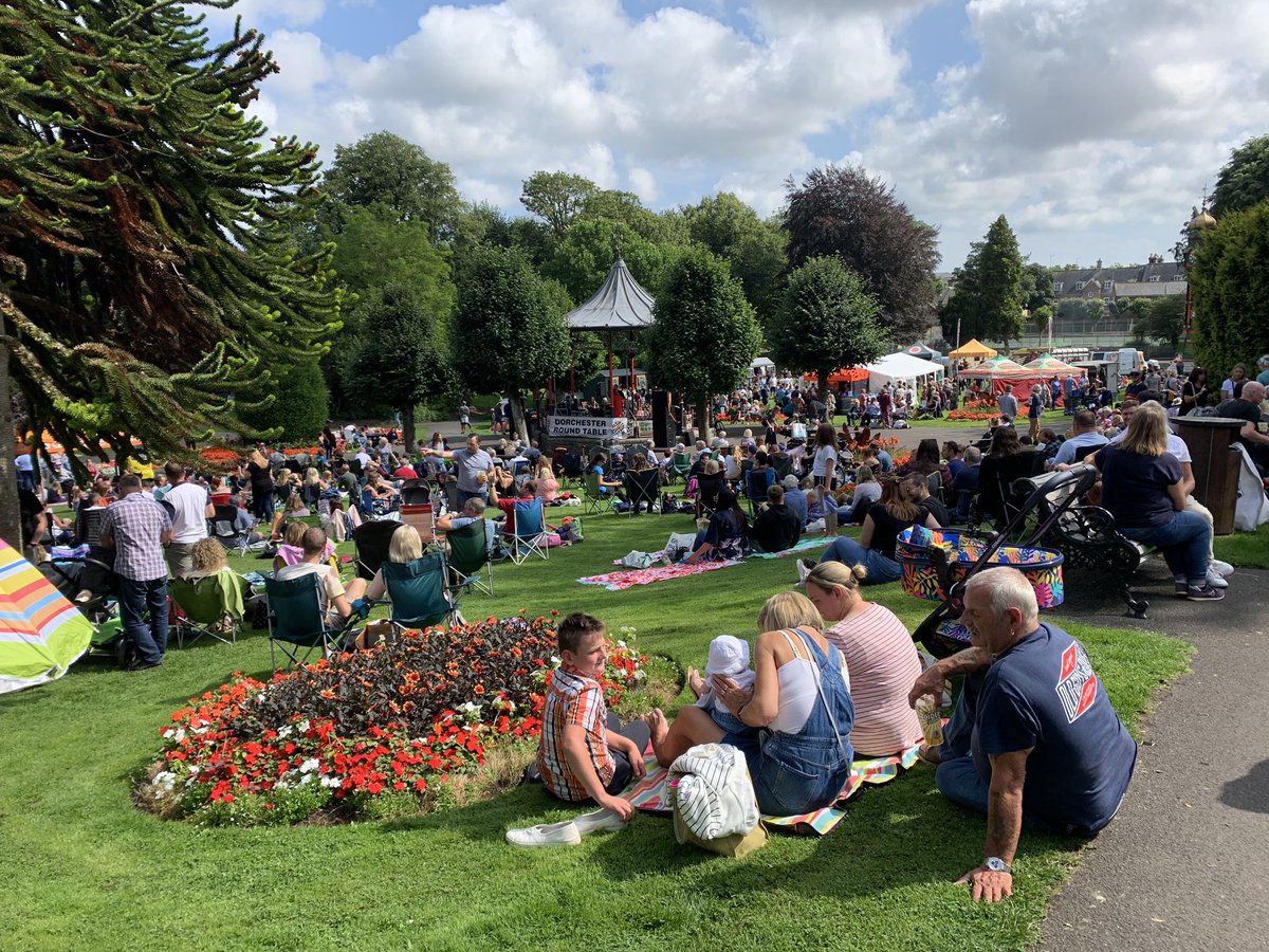 DorchesterNub's tweet photo. It’s a gorgeous afternoon for @DorchRoundTable cider festival! https://t.co/0RlJ4cNO0t