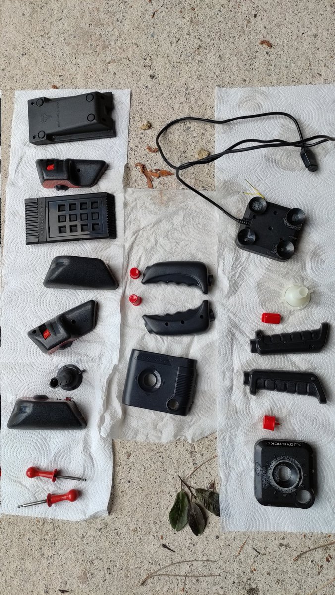 Bitwrangleruk's tweet photo. Latest #atari 2600 jr and joystick haul had a good wash and hanging out to dry. Any top tips for getting rid of the 30+ year 'loft/garage' smell? #RETROGAMING #retroconsole https://t.co/QayDvMlXnt