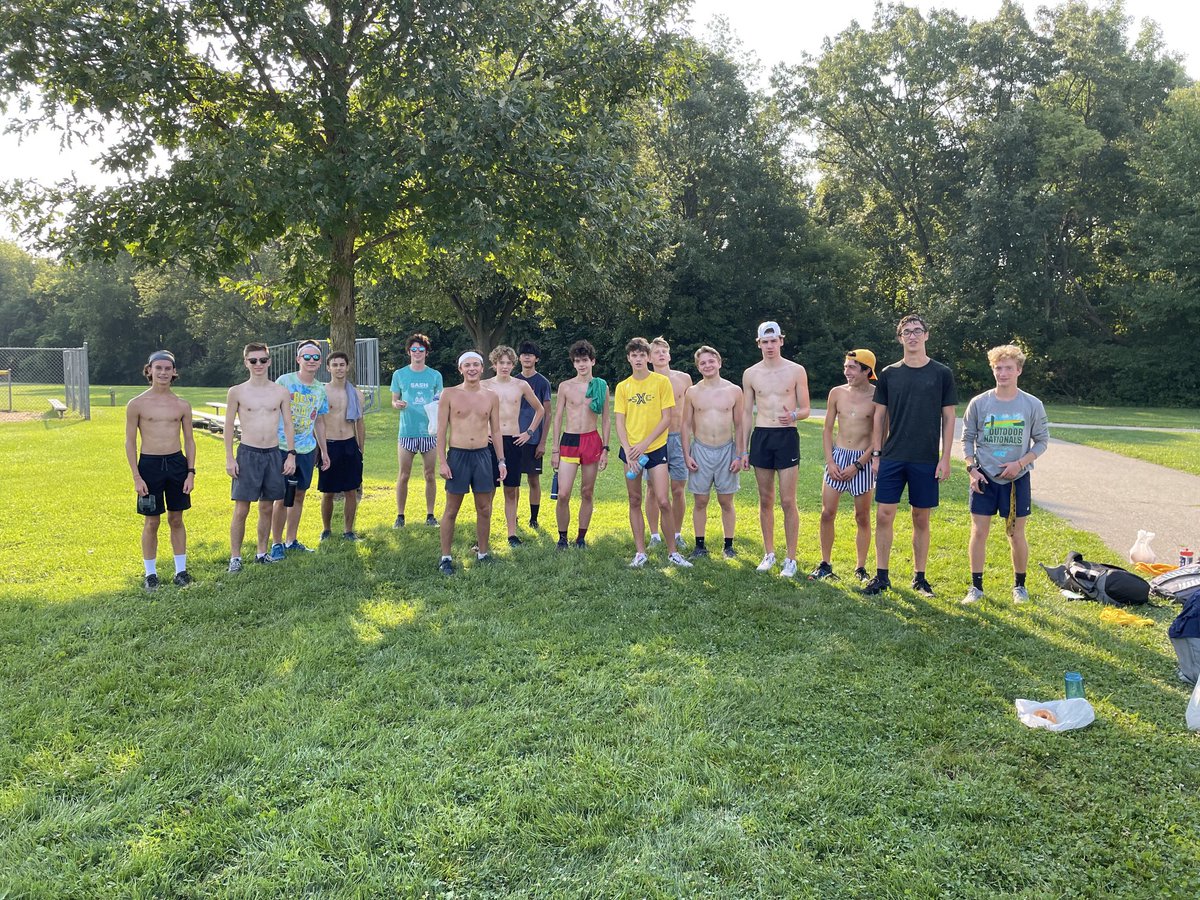 BBoze's tweet photo. Awesome 2nd Annual B Group and Friends Donut Dash! This year’s champ is 2021 grad Ian Huckabone keeping the trophy in the family as brother Bob was the 2020 champ. Congrats Ian! Fun day 😀 https://t.co/eZn4O4RBVW