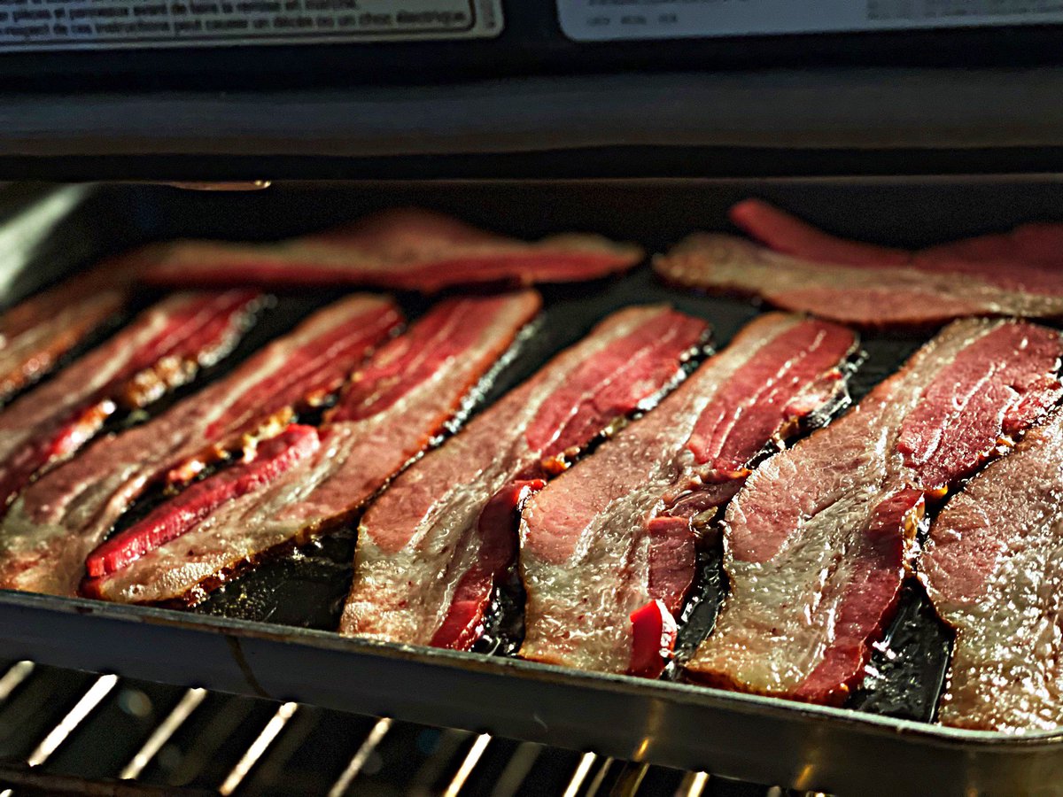 Moecasonbbq's tweet photo. Straight from Alabama baby and making the house smell goooooood! this @billessmallbatch bacon 🥓 is fire!💪🏾🎯🇺🇸 #baconforbreakfast #baconforlife #tasty https://t.co/kDDOFMVOdH