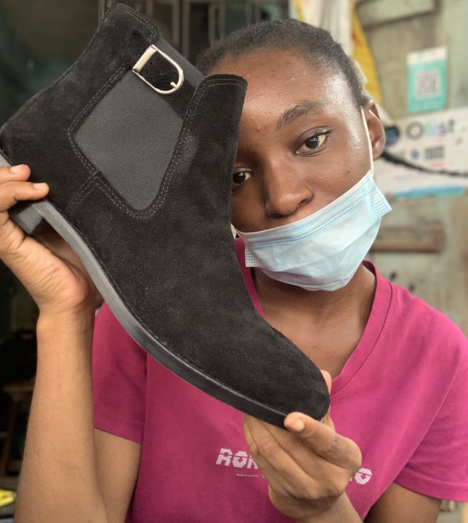 GoodnessAdeosun's tweet photo. My Saturdays are for taking selfies with what I made. 😌😌 https://t.co/mAmbl3BLe5