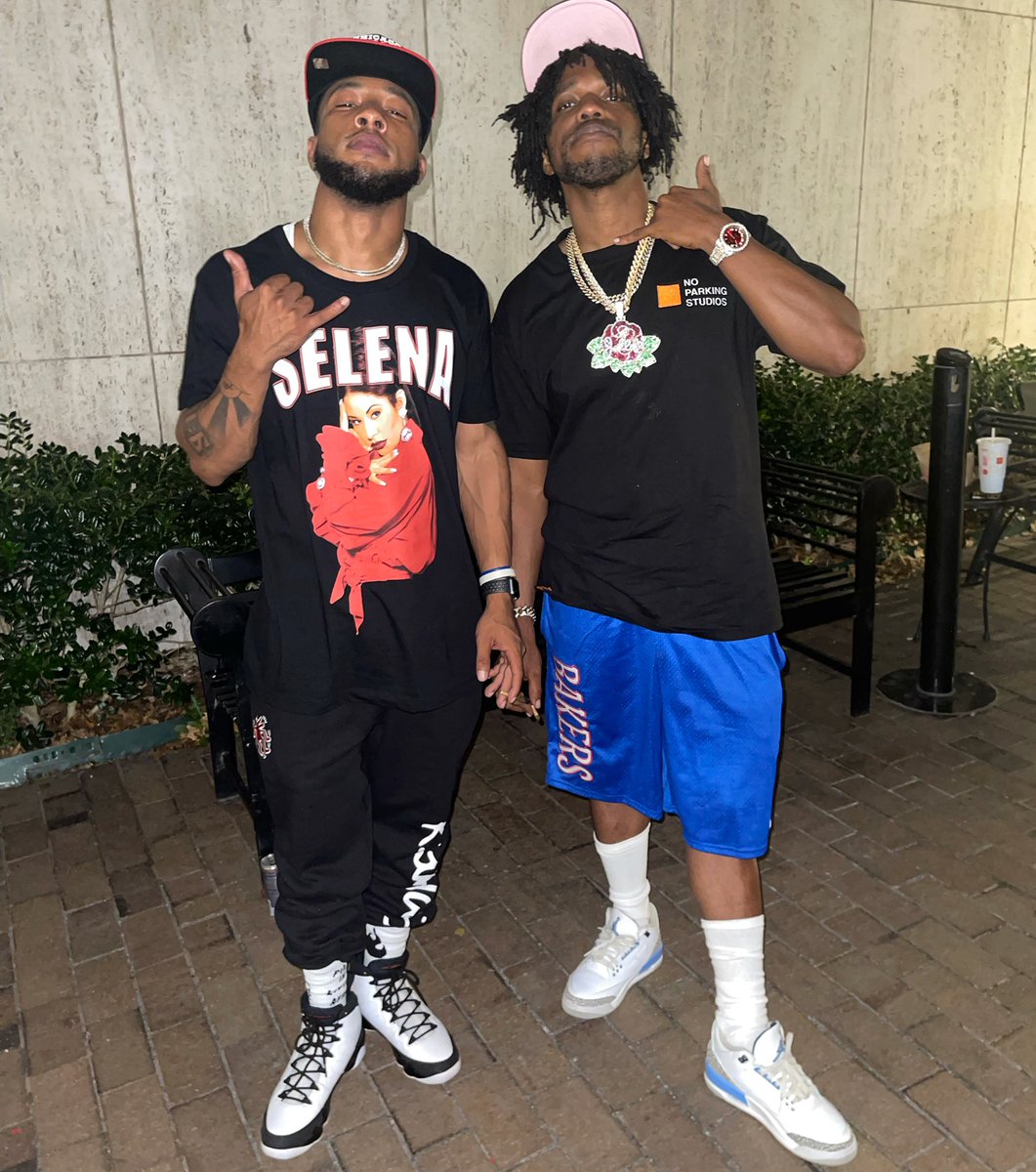 FamilleGeez's tweet image. Burn a few wit Spitta. 🛩 🤙🏽