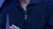 PJSLOOKS's tweet photo. red devil #jisung details https://t.co/InVM0M3qAj