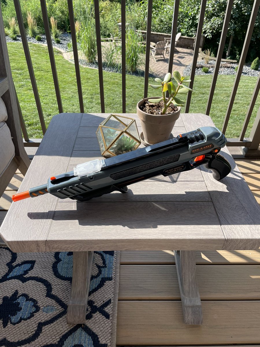 zachmefferd's tweet image. This is easily one of the best purchases I’ve made in recent memory. #bugkiller #bugasalt