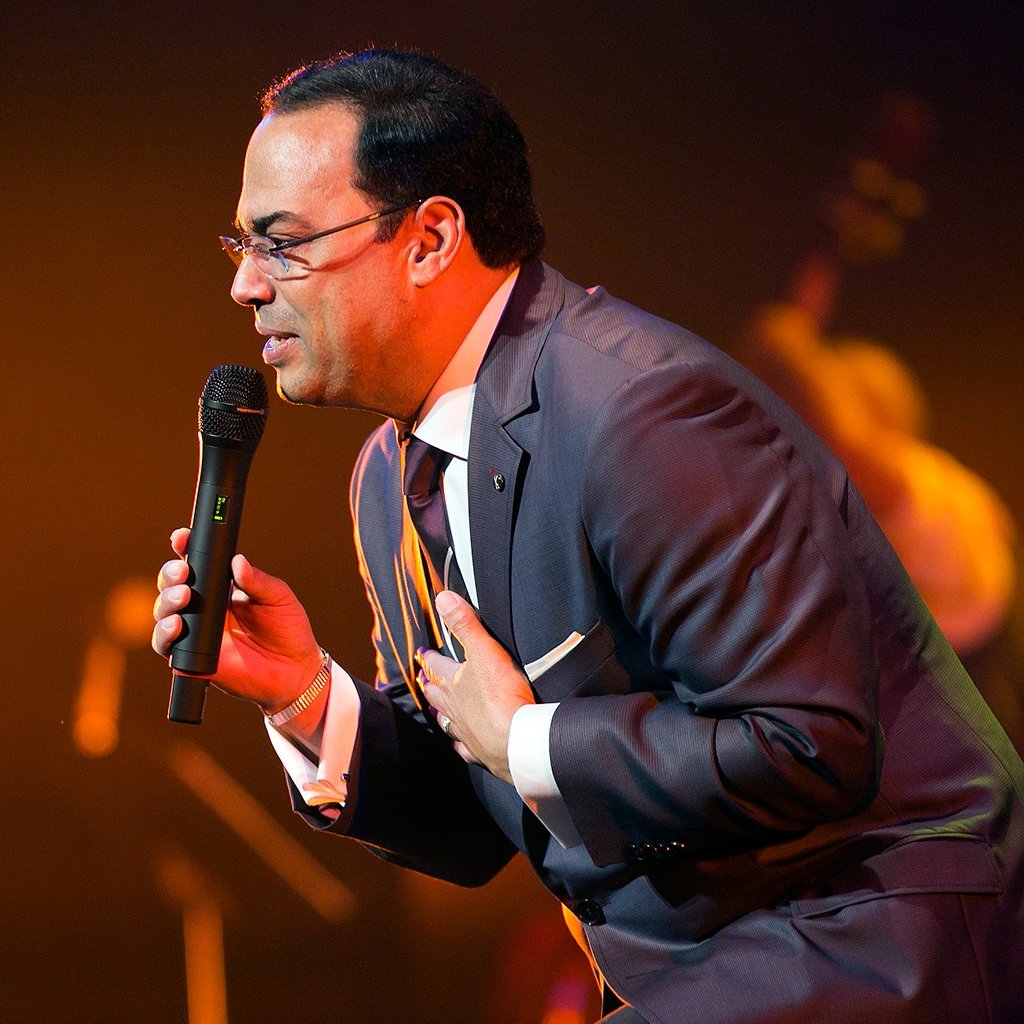 EstrellasSalsa's tweet photo. El 21 de agosto de 1962 nace en Carolina, Puerto Rico “El Caballero de la Salsa” Gilberto Santa Rosa . Cantante muy querido  que con  su trabajo y larga trayectoria ha logrado mantener a la salsa como género preferido por multitudes. Feliz cumpleaños 5⃣9⃣🎂para @gilbertoSR https://t.co/VrhiHacb4F