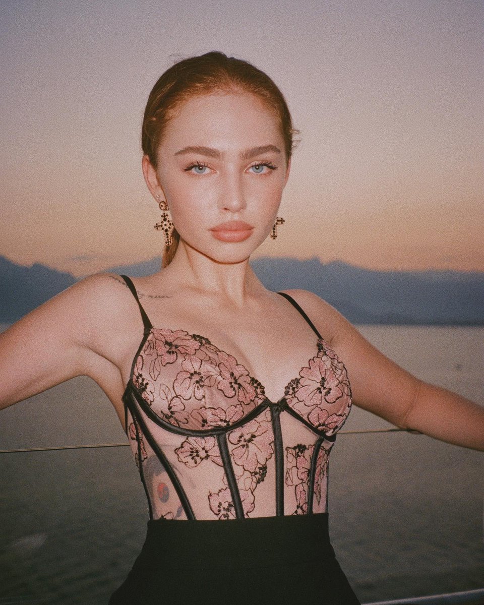 fckzbelkin's tweet photo. @lamafiabase ♚ ┊ 𝐟𝐢𝐜𝐡𝐚

 Nome: Anna Belkın
 Idade: 23 
 Máfia: Bratva
 Cargo: Soldati
 Shape: Renata Valliulina https://t.co/tGZ515T0EB
