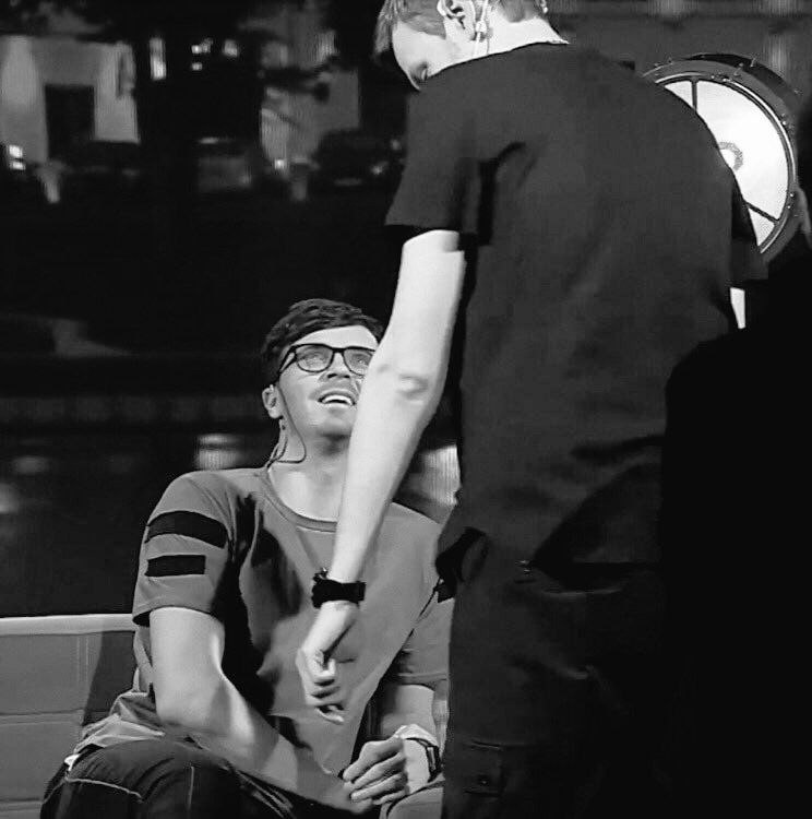 я когда всегда: да наверное у меня на лице ноль эмоций.
ноль эмоций: