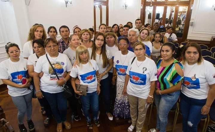 MirtaCollante's tweet photo. La Asociación civil Madres del Dolor de la Rioja los invita a la Movilización por justicia,  este lunes a las 18 y 30 horas en plaza principal. 
#ContraLasPrisionesDomiciliariasMalOtorgadas
#Justicia
@YairAlbarracin1 @hernan_nguardia @MMeragelman @EOrtizBrizuela2 @VignaOscar https://t.co/gfI7fiPRif