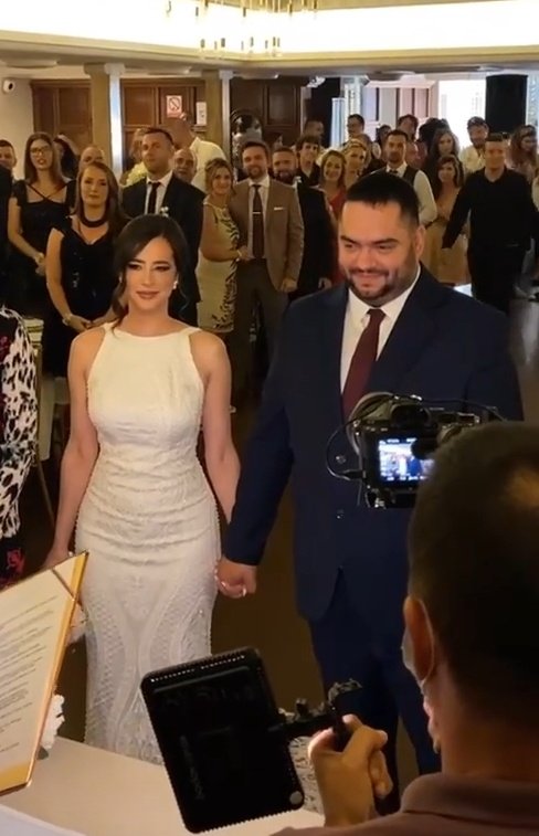 E9Umu55WQAM-c_p?format=jpg&name=900x900