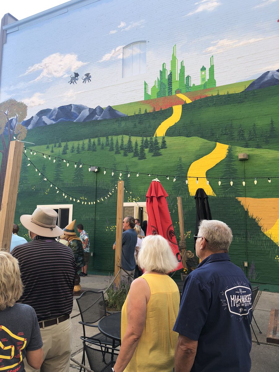 OconCurtis's tweet photo. Our @OconHS Raccoons were out in full force representing our school and community with the start of our football season and Lauren’s completion of the Oz mural downtown. Regardless of our interests, we are united as one Raccoon family committed to our goals! #oconpride https://t.co/oJwvLFKFCG
