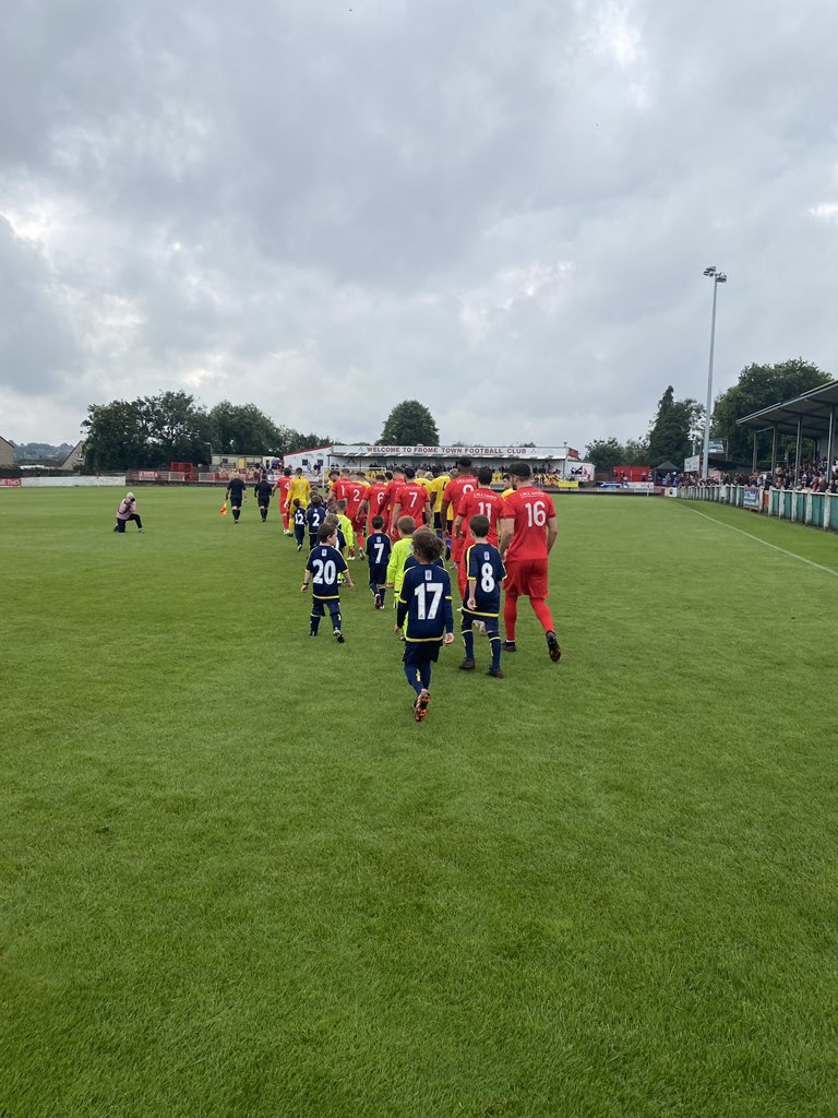FromeTownUnited's tweet photo. Our U7’s loving being mascots for @FromeTownFC today for their @EmiratesFACup match with @PaultonRoversFC https://t.co/OqNoEXcGDV