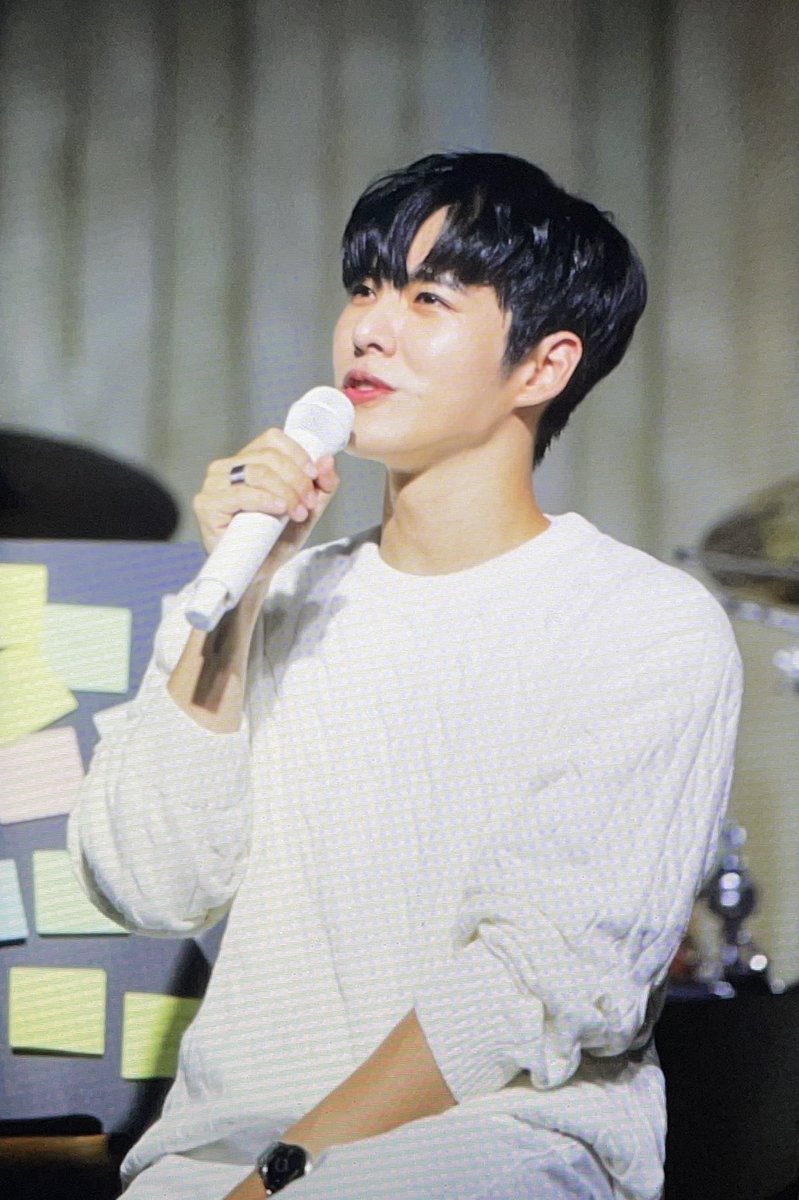 parkdoha_net's tweet photo. 210821 신촌 컴백콘 도하 프리뷰
😭💕
#박도하 #parkdoha #dearmyside
#신촌 https://t.co/mWzTOPjQmb