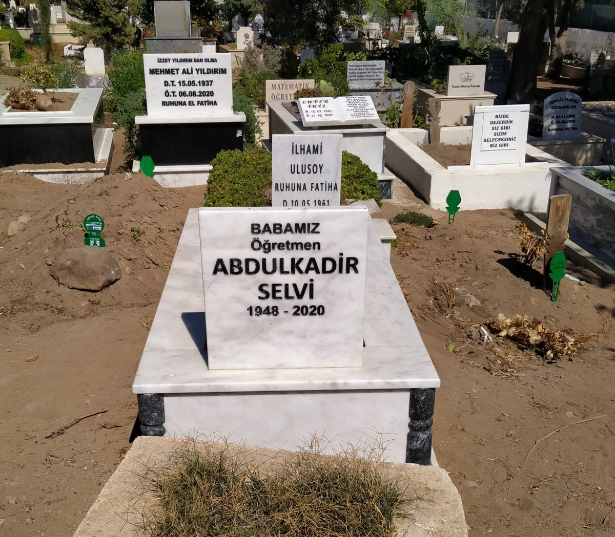 Bir an şu gazeteci var ya
Onu zannettim tüh