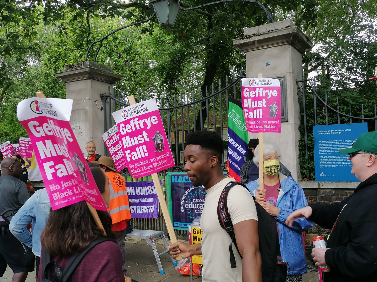 AntiRacismDay's tweet photo. Today's  @hackneysutr #GeoffryeMustFall protest 
Decolonise our communities! 
Our international conference will have campaigns coming together to discuss decolonising, amidst a range of tpher anti racist sessions and workshops - book your place:  https://t.co/iq2jzakbak https://t.co/SUruH5nomk