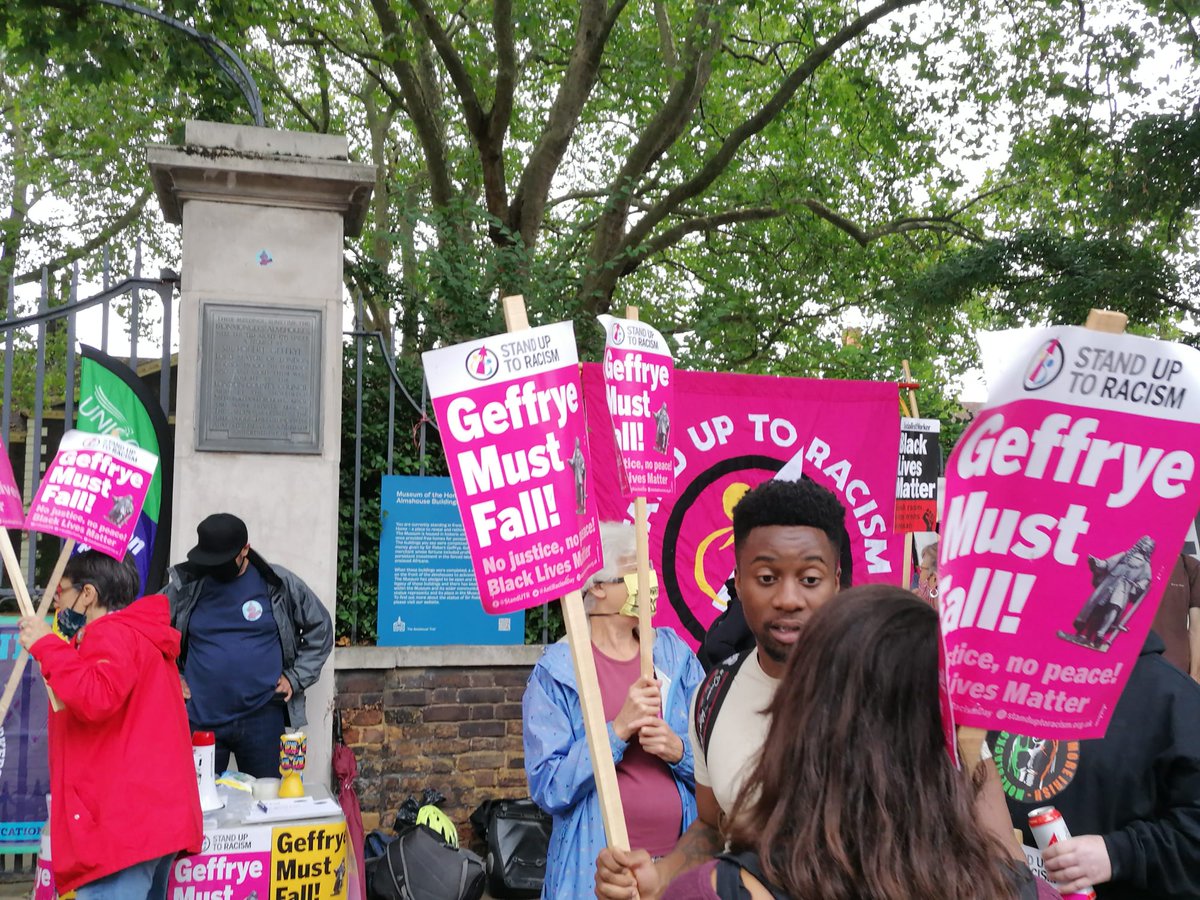 AntiRacismDay's tweet photo. Today's  @hackneysutr #GeoffryeMustFall protest 
Decolonise our communities! 
Our international conference will have campaigns coming together to discuss decolonising, amidst a range of tpher anti racist sessions and workshops - book your place:  https://t.co/iq2jzakbak https://t.co/SUruH5nomk