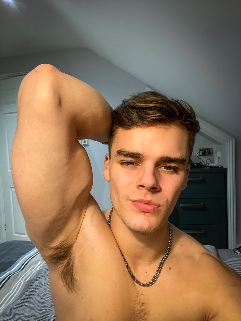 BigTobez's tweet photo. BIGGEST SALE😈🔥

Thought I’d treat you all to a weekend of worship, by hosting a HUGE sale over on my OFans…

This is a limited time deal, and will end very soon. So stop reading, and get subscribing😏
https://t.co/bBhurKXrvy https://t.co/2Bbzp89EnQ