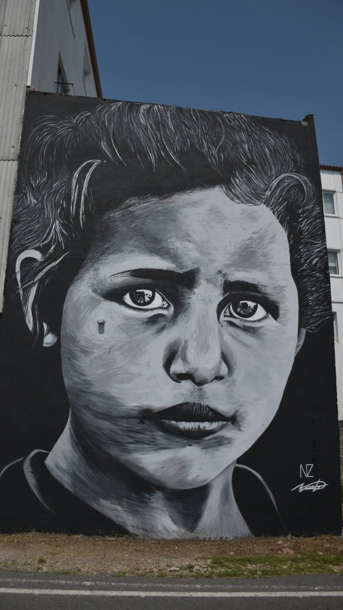 MurosDerrubando's tweet image. Primeiro mural rematado de #DerrubandoMurosconPintura - Edición Verán! O de #NazaretFranco Que vos parece?