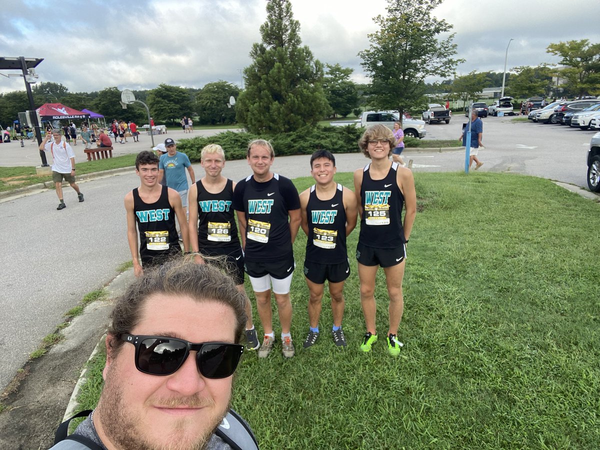The #runnercats took to the ground this morning at the RolesvilleHS Rise and run. It was a good course and a great first race of the season.