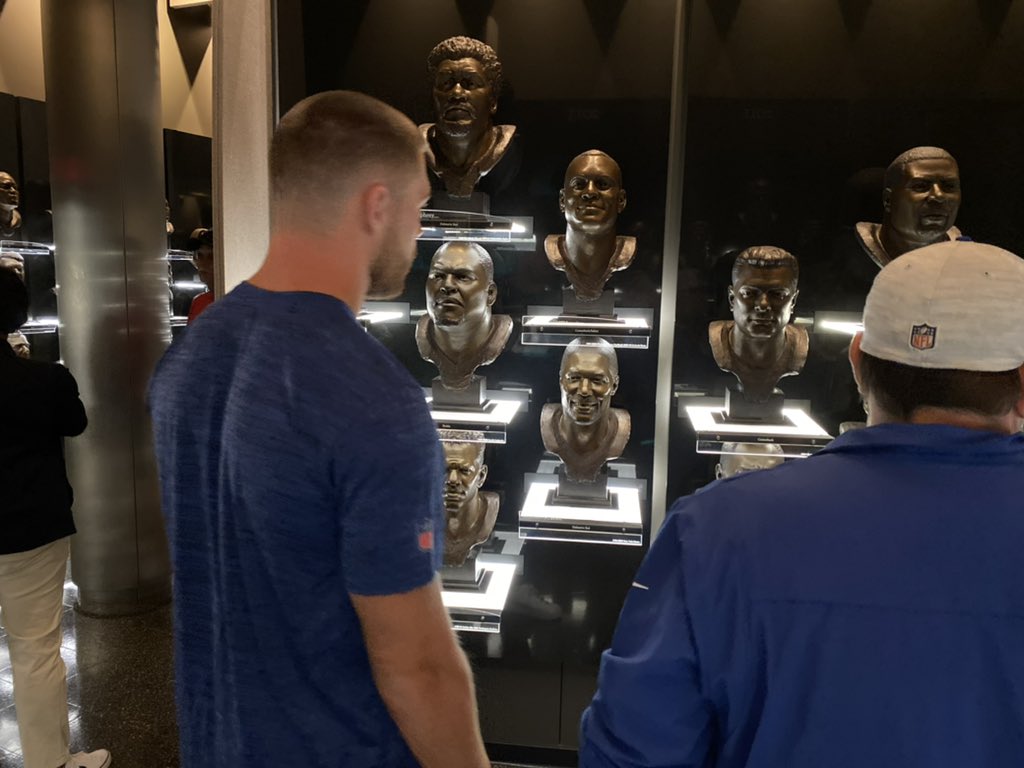ProFootballHOF's tweet photo. The @Giants stopped by Canton today to tour the Hall prior to their preseason game this weekend in Cleveland.

#TogetherBlue https://t.co/3PLIe12FHJ
