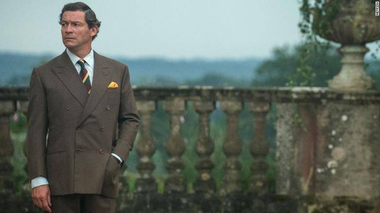 CinemaAccio's tweet photo. Por si te lo perdiste, está semana se dió a conocer el primer vistazo de los nuevos actores que interpretarán a la princesa Diana (Elizabeth Debicki) y al príncipe Carlos (Dominic West) en la quinta temporada de #TheCrown. https://t.co/03rgi9ol7W