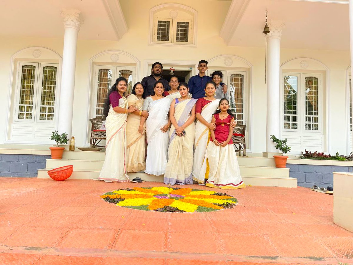 iamreshmajose's tweet photo. Onam 2021 #onam2021 #OnamAsamshakal #OnamSpecial #onamcelebration #OnamFestival #OnamVibes #keralasaree https://t.co/ZbwW7uEzCn
