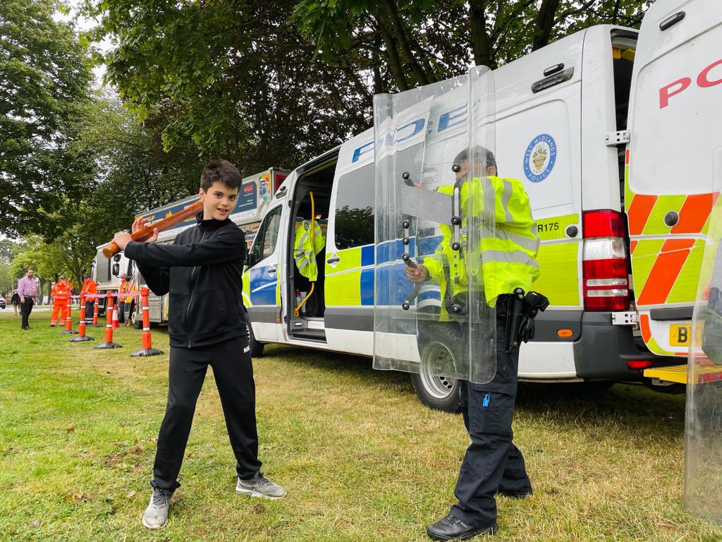 AcocksGreenWMP's tweet photo. Fantastic day today at the Fayre engaging with the Acocks Green community and seeing so many different agencies and communities turn up to engage with each other. Everyone was great and it was good to have some fun in the rain! #communityasone #communityengagement #realpolicing https://t.co/jUdy5sVGct