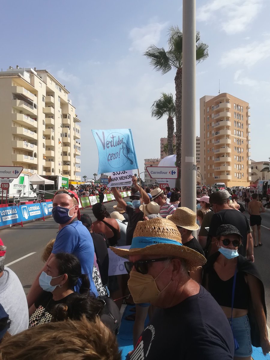 iFernan2's tweet photo. NO NOS RENDIMOS! El pueblo está con el Mar Menor #SOSMarMenor https://t.co/mD7jD2QRP4