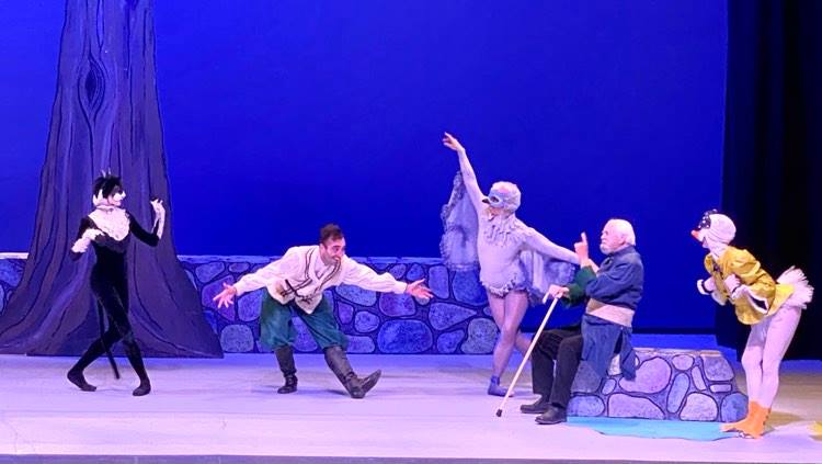 It's the Day of the Show! We can't wait to share #PeterAndTheWolf with you! $5 tickets to our in-person performance &amp; live stream are still available... don't miss out on your chance to watch a fun live dance performance: - mailchi.mp/627070f6a509/t…

Photo by Alex Biber
#sacramento