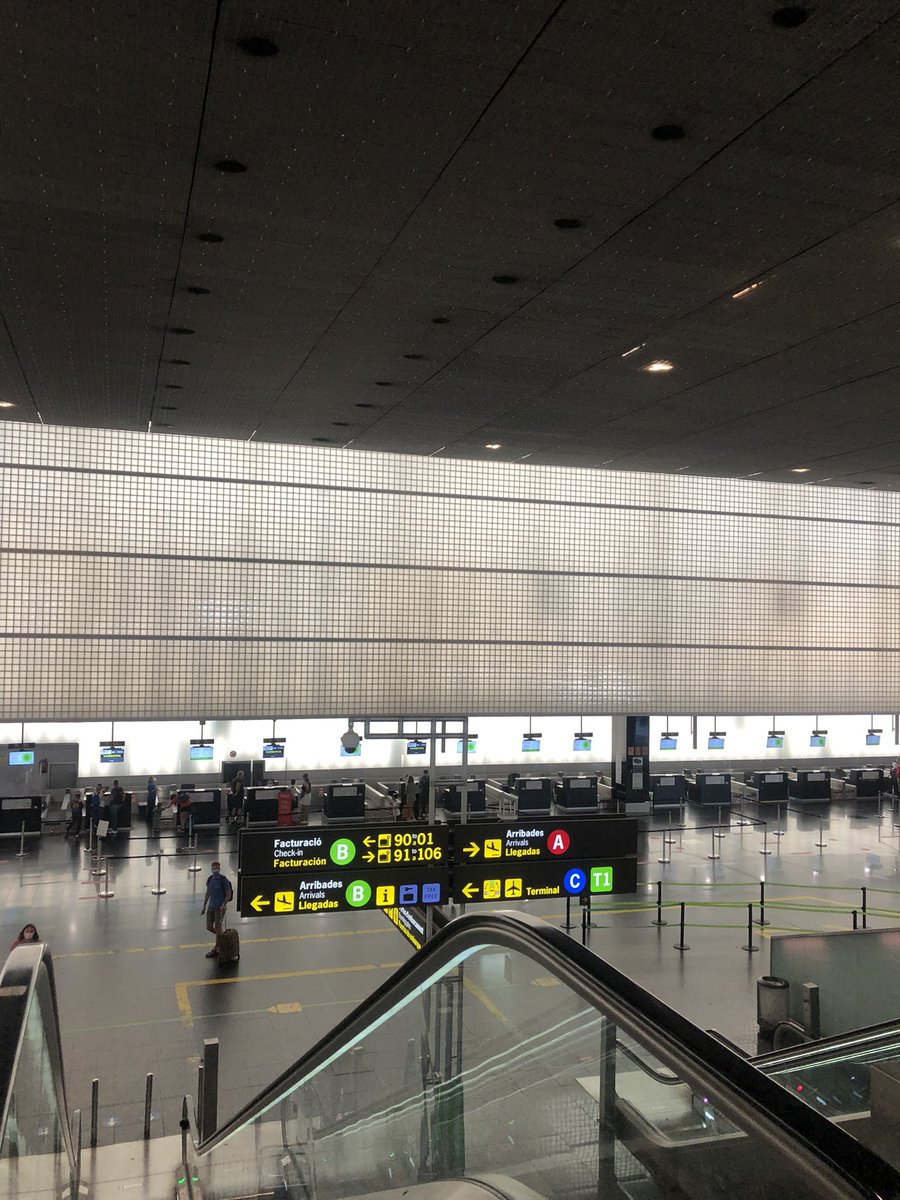 Completely heartbreaking seeing the airport so empty, but an absolute dream for travelling right now! 
Less than an hour ago we were sat in a Barcelona square eating tapas and drinking a beer now at the departure gate.  #hellosuitcase #gettravellingpeople <a href="/AdvantageBT/">AdvantageBT</a>