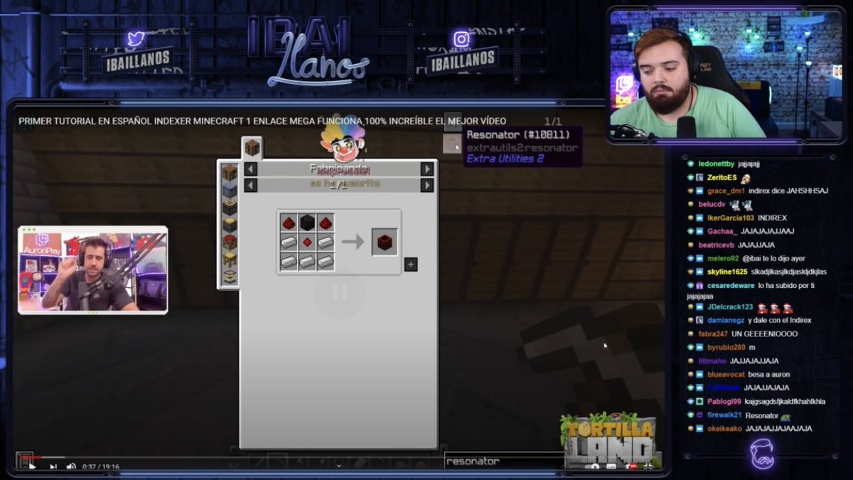 Reta110's tweet photo. @IbaiLlanos viendo el tutorial de @auronplay para hacer el indexer. “primero tienes que besarme, luego…” jajajajajaja #TortillaLand https://t.co/btHQrXphGR