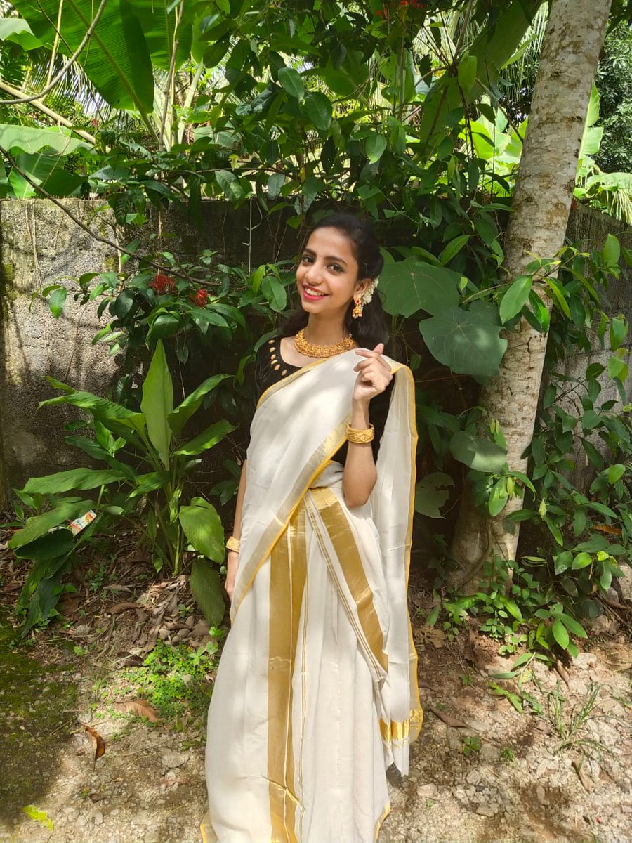 jeonjungmaknae's tweet photo. Happy Onam🏵️
#OnamARSD
#TeamMahabali
#COCONAM21
#ARMY #ARSD https://t.co/tyRwhLiU8x