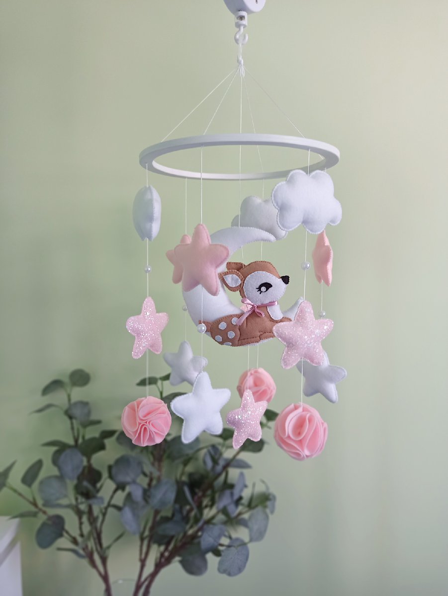 ToysForNewborns's tweet photo. new baby mobile with a deer
#babymobile #cribmobile #handmademobile #pregnancy #nurserydecor #babyshowergift #feltmobile #newbabypresent #colourfulmobile #mobilehanging #cotmobile 
https://t.co/SsHqTU2BOh https://t.co/qIuApGfJz0