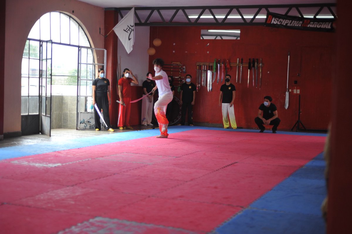 Jaconagob's tweet photo. #Galería | Visitamos a nuestros amigos y amigas de la Escuela de Wushu Jacona a quienes reconocimos por su dedicación, entrega y pasión en su disciplina. Ellos han llevado en alto el nombre del municipio, el estado e incluso el país. ¡Enhorabuena! 👏🏻 https://t.co/MNaq2YoJt5