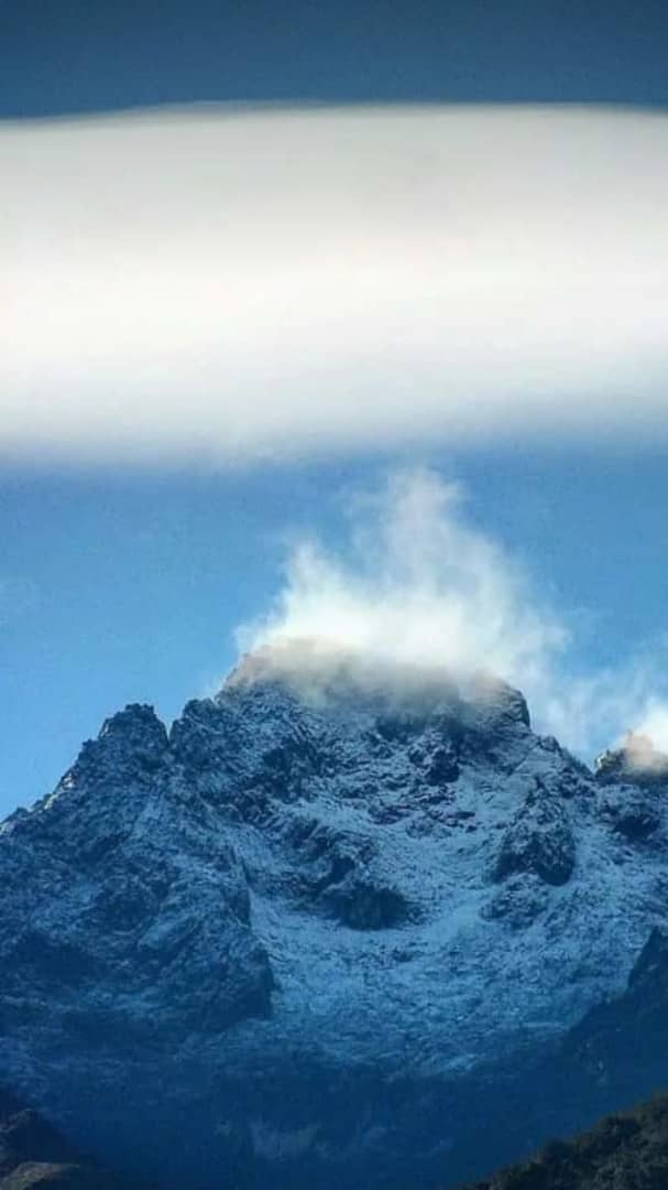 Mukumbarí (@mukumbari) on Twitter photo Así amanecieron los picos más altos de #Venezuela en #SierraNevada #Mérida: #Bolívar #ElToro #ElLeón.Espectacular nevada sobre
#MukumbaríSTM Sistema #Teleférico.@Ventel @MintuVen invitan disfrutar/proteger nuestras bellezas naturales.Foto:Cortesía de <a href="/chestatuy1/">Néstor Castro</a> @cheststuy (?) Así amanecieron los picos más altos de #Venezuela en #SierraNevada #Mérida: #Bolívar #ElToro #ElLeón.Espectacular nevada sobre
#MukumbaríSTM Sistema #Teleférico.@Ventel @MintuVen invitan disfrutar/proteger nuestras bellezas naturales.Foto:Cortesía de <a href="/chestatuy1/">Néstor Castro</a> @cheststuy (?)