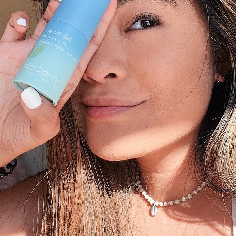 Did you know the skin around the eyes is thinner &amp; more delicate than the rest of your face? 👀 Remember these tips:

💚  Be gentle when applying products/removing makeup
☀️ Wear SPF daily
💤 Get your beauty sleep
❄️ Store eye products in the fridge for extra depuffing power