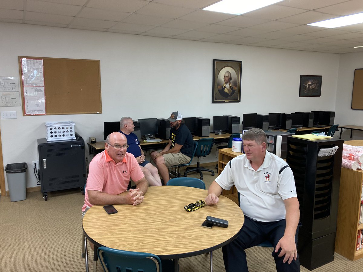 KDFIREDUP's tweet photo. Enjoyed my time in Mercer, Mo yesterday with some outstanding professionals! It’s all about teamwork, relationships and trust. Thank you @dowenshoops for the invitation, the tour and leading like a pro! #kdfiredup https://t.co/g2aq1jGr8s