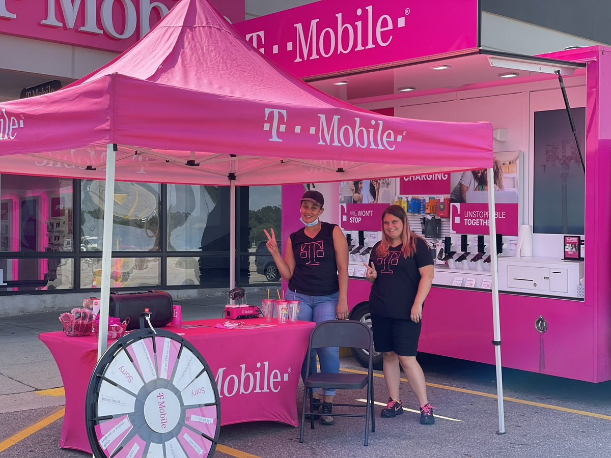 Store supporting our team is what we do! Come out and say Hi to the Grand Rapids T-Mobile truck in Edsgewood Blvd in Lansing!! We LOVE our customers and we WANT to serve you !