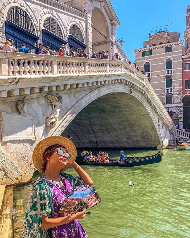 CostSaverTours's tweet photo. Have you crossed the Rialto Bridge off your bucket list yet? ✅🤩
Link in bio to tick off your Italian bucket list on our #CSJewelsOfItaly tour 🇮🇹💎
📸 past CS guest @virenkhatri https://t.co/GtmgwUelvQ