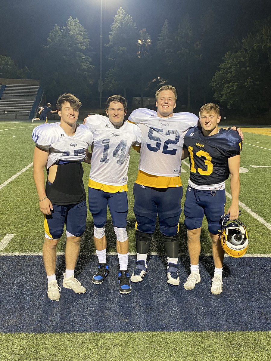 JeffSkold's tweet photo. St Francis football represented well at the Augustana College Football scrimmage last night.@skold_daniel @SFHSFBWheaton @AugieILfootball @johnvohasek @vincedoraz19 https://t.co/xvZpOS4QKe