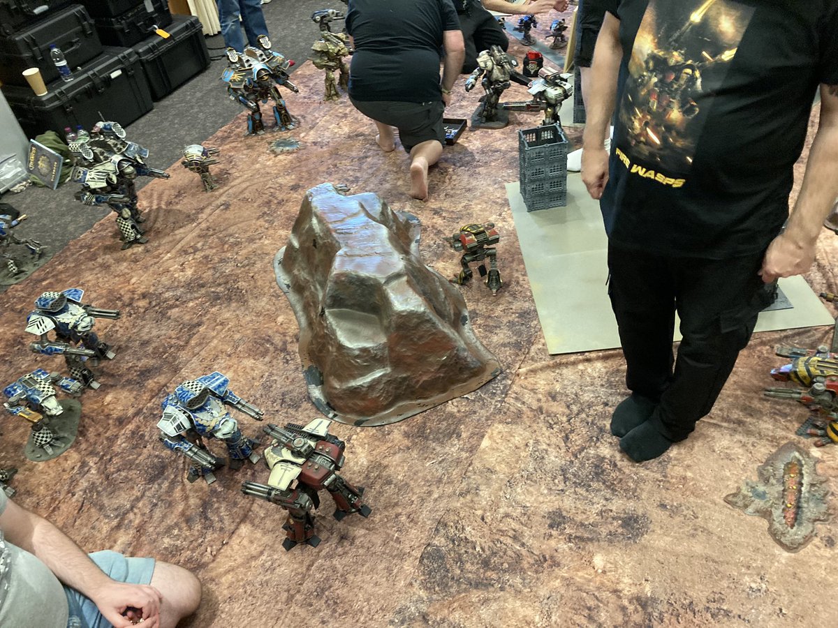 HeresyJunkie's tweet photo. Leeeerrrrroooyyy Jeeeeeenkins!!!! #enginekill #WarhammerCommunity #warmongers #AdeptusTitanicus #titanwalk2021 https://t.co/7eJqhaZTWh