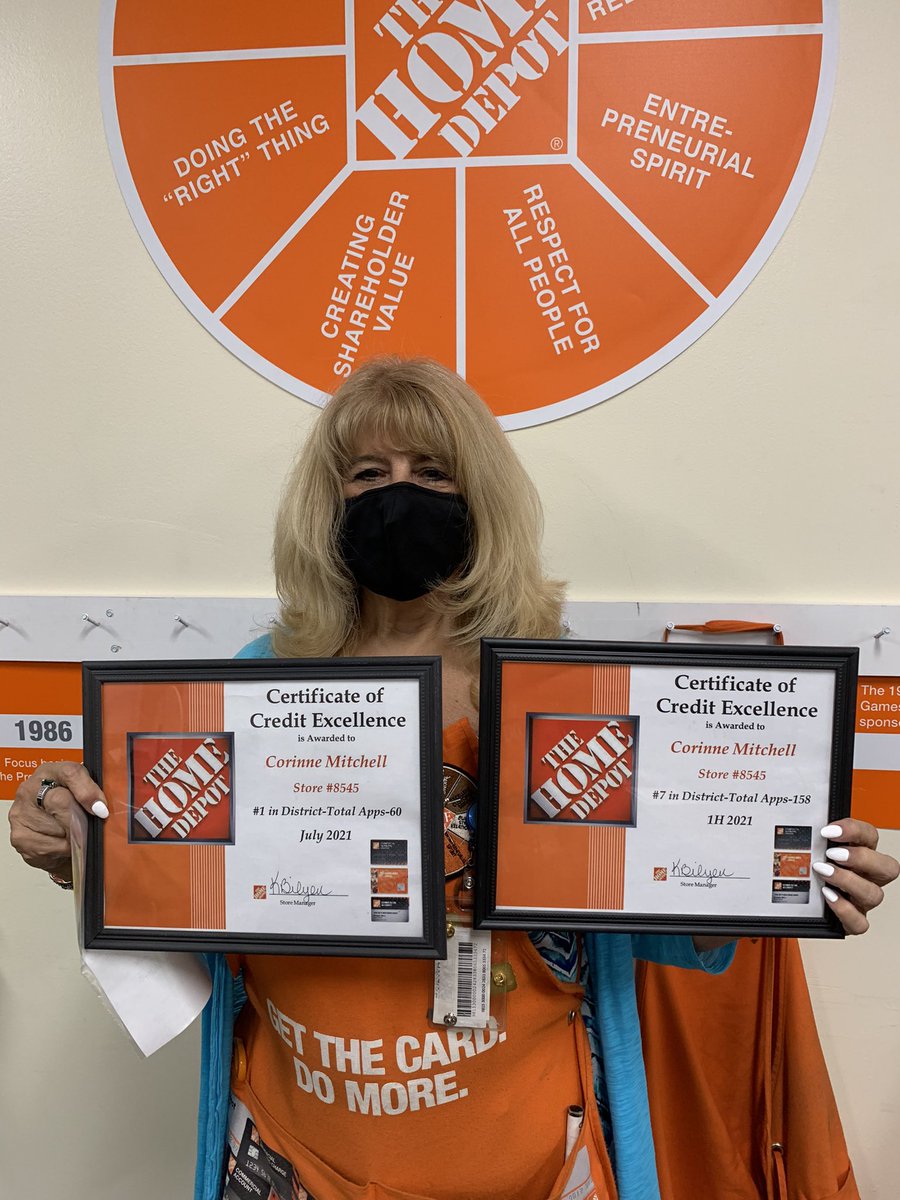 8545s Pam and Corinne back at it again with credit! All around SUPERSTARS 💪 ⭐️ Corinne #1 for credit the month of July and Pam #6! Nothing can stop these awesome ladies! #SebastianStrong #1RegionSFL