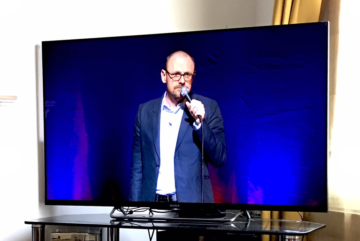 Feels quite bittersweet how much this is making me laugh. Comedy 🎭 Genius. #SeanLock #keepitlight